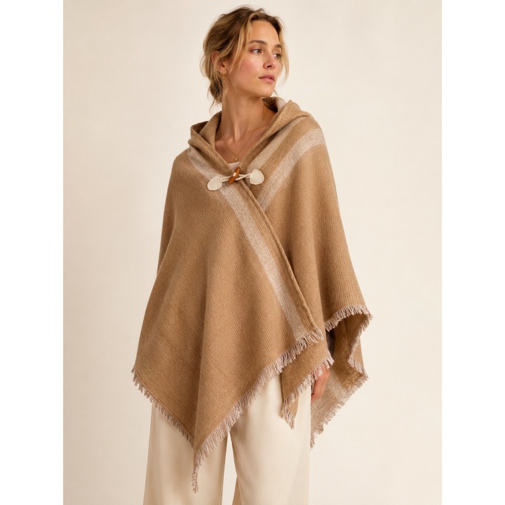 Tahari‎ Hooded Poncho Women OS Camel Tan Excellent Fringe Toggle Blanket Wrap